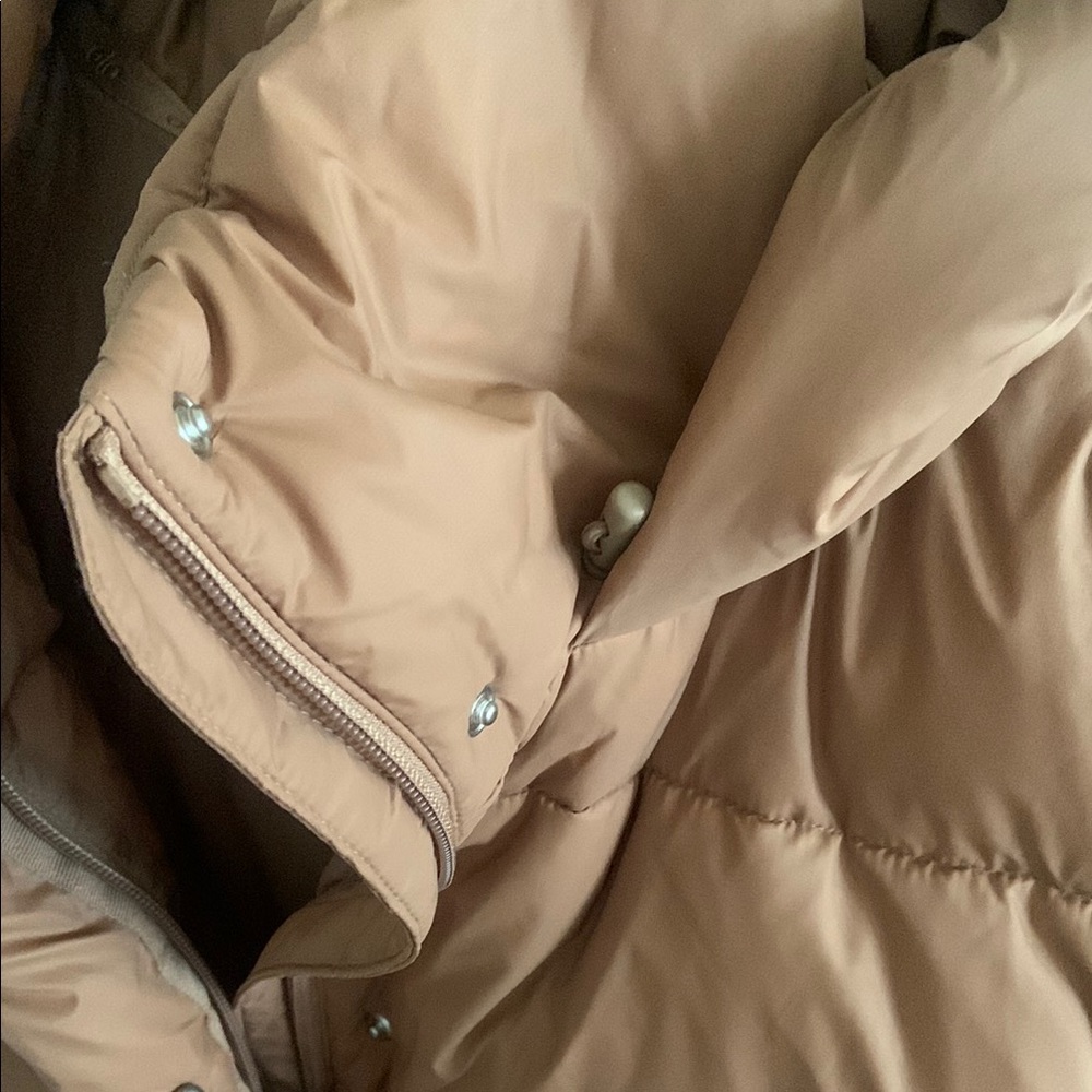 ALO Yoga Quilted Puffer Vest in Camel Tan - Picture 6 of 10